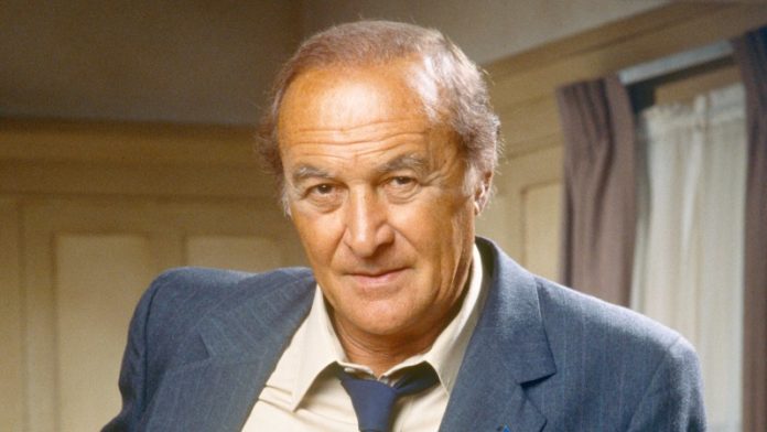 Robert Loggia